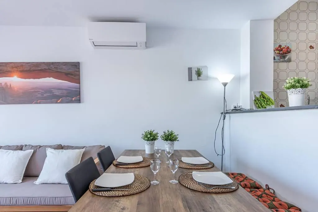 141-Empurialola- Apartamento Con Piscinas En El Centro Y Cerca Del Mar Empuriabrava