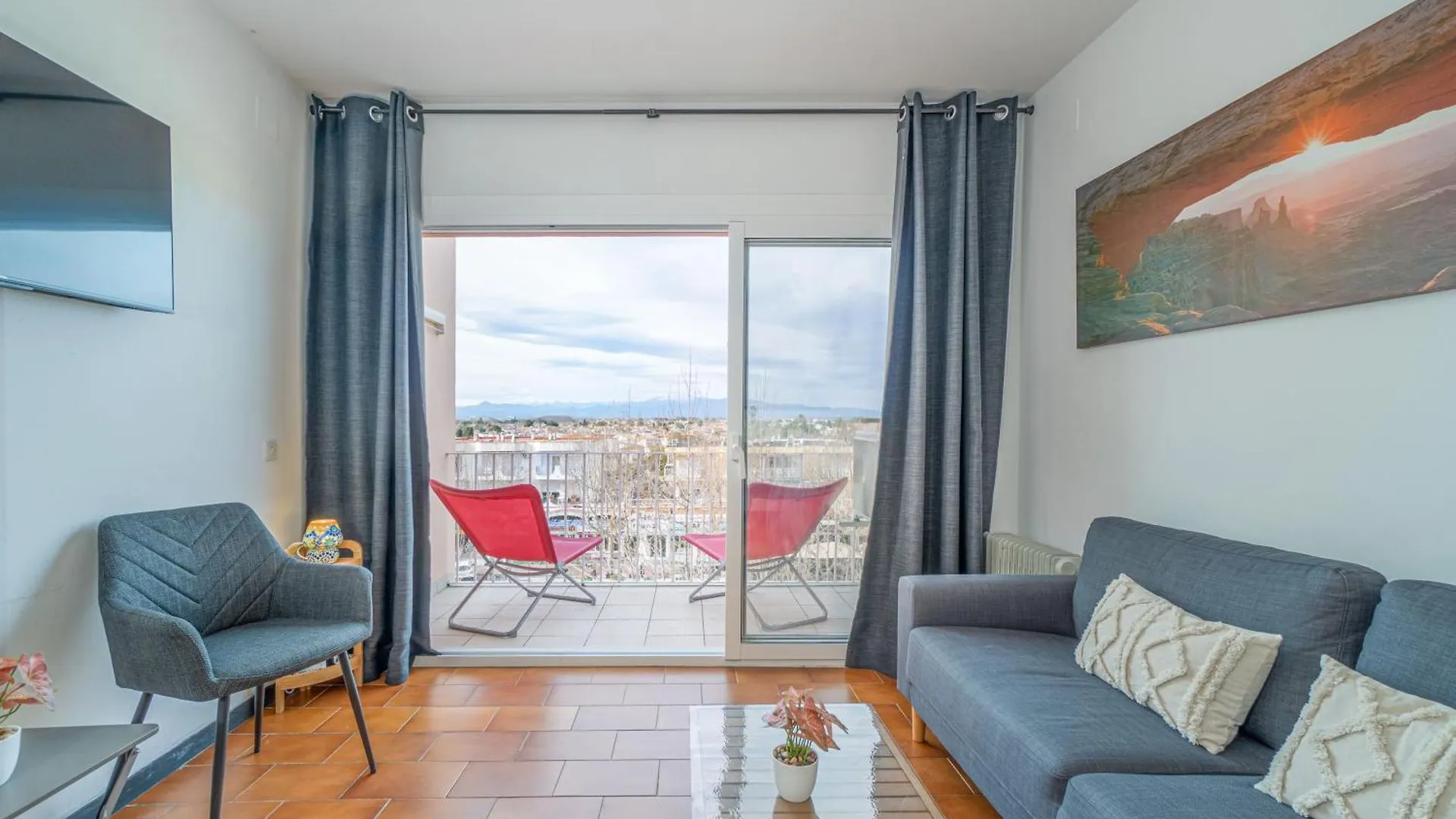 141-Empurialola- Apartamento Con Piscinas En El Centro Y Cerca Del Mar Empuriabrava