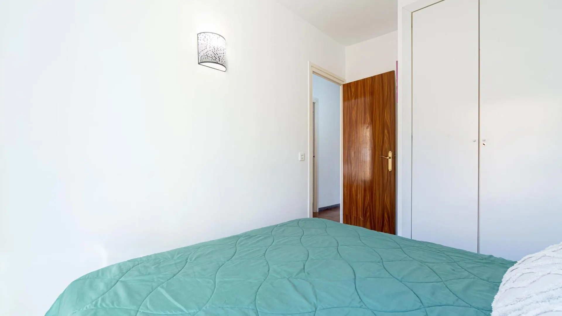 141-Empurialola- Apartamento Con Piscinas En El Centro Y Cerca Del Mar Empuriabrava
